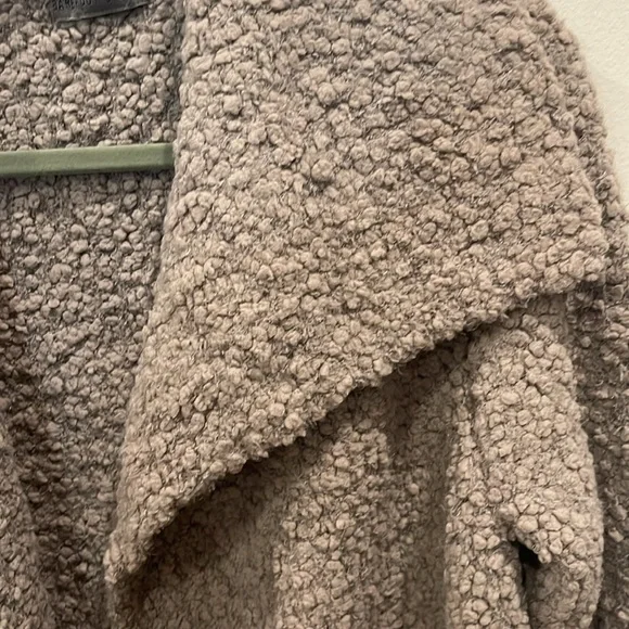 Barefoot dreams thick sweater cardigan - Picture 3 of 6